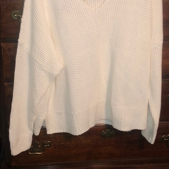 New Lucky Brand size L pretty white v neck sweater - Picture 5 of 10